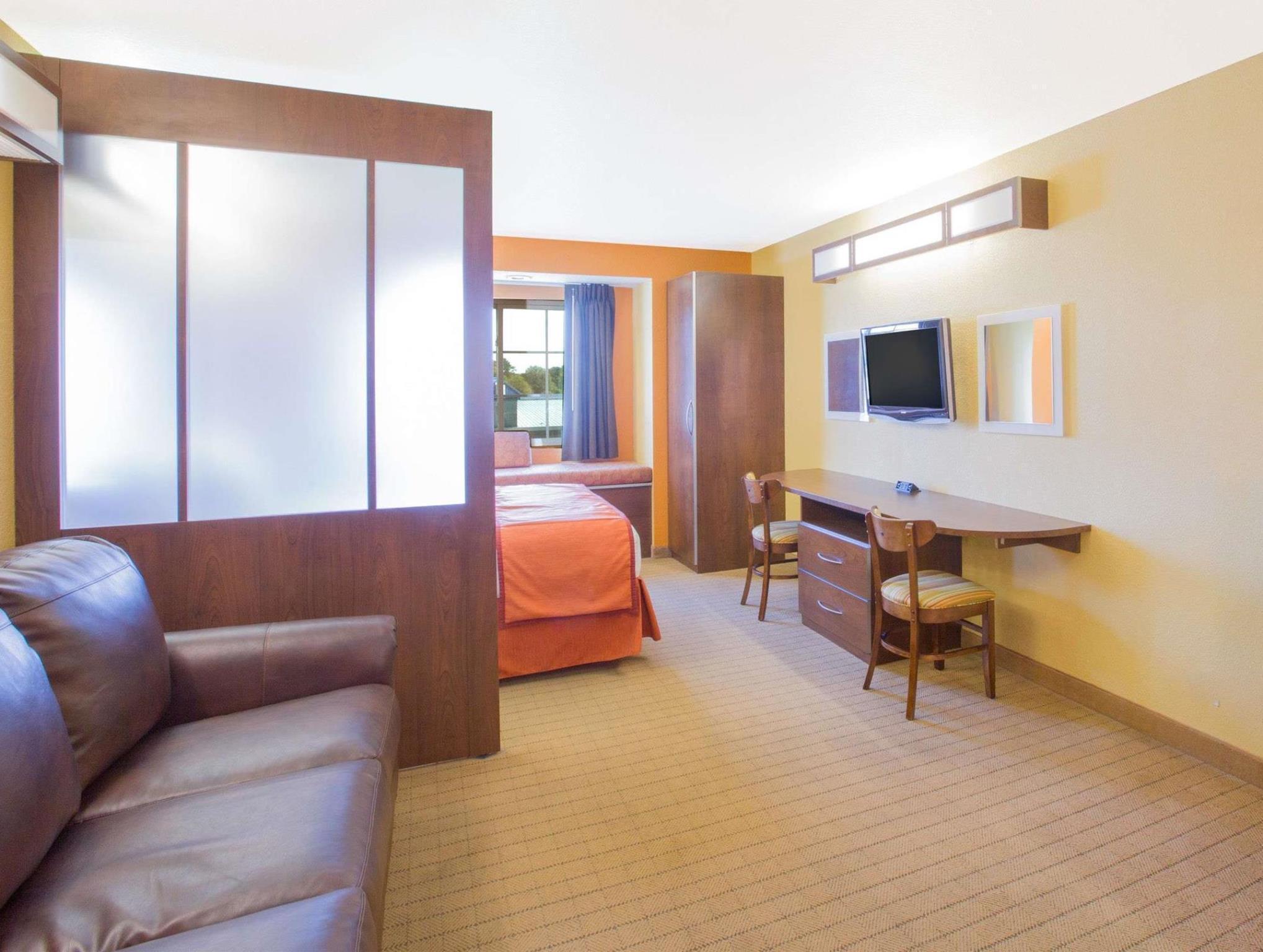 Microtel Inn & Suites By Wyndham Albertville Exterior photo