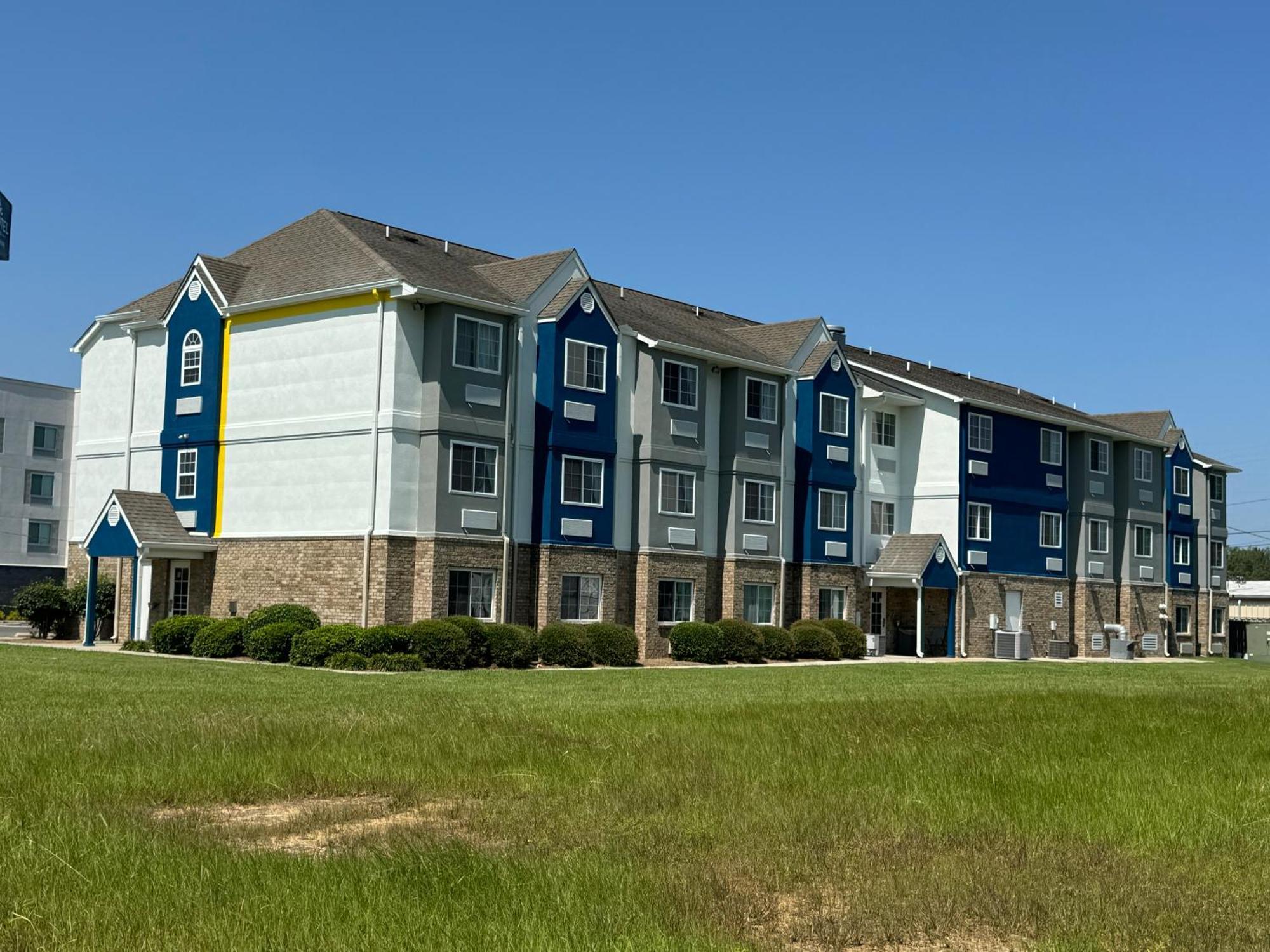 Microtel Inn & Suites By Wyndham Albertville Exterior photo