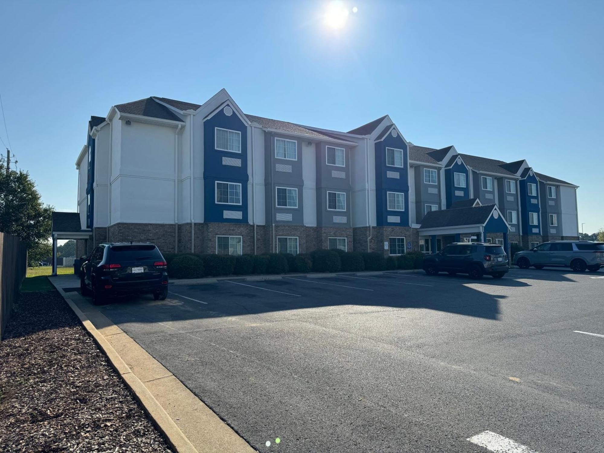 Microtel Inn & Suites By Wyndham Albertville Exterior photo